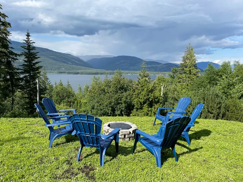 Blue Sky Suite - Your Shuswap Lakeview Getaway! - Image 1
