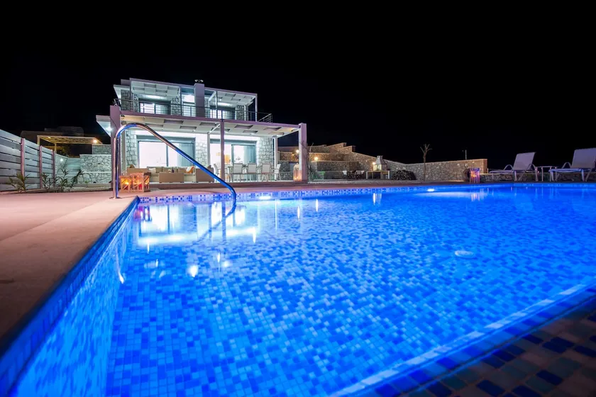 Francis & Gregorys Luxury Villas - Image 1