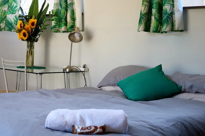 Beautiful Garden Cottage in Pinelands - Image 1