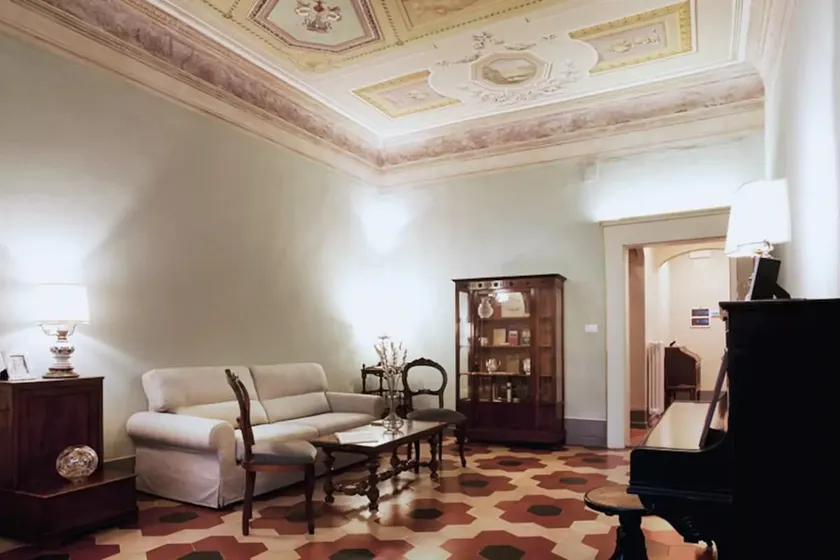 Almadelena Guest House - Image 1