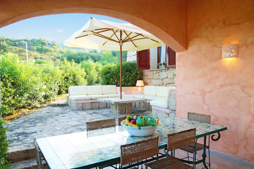 Charming villa with sea view - Image 1