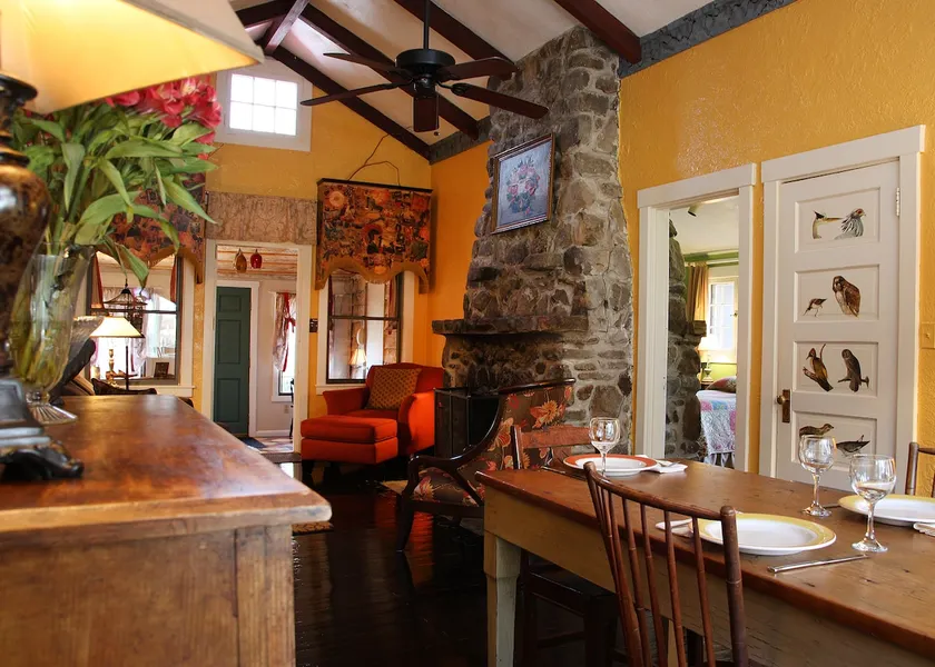 Elegant & Artistic Ligonier Cottage | In the Woods - Image 1
