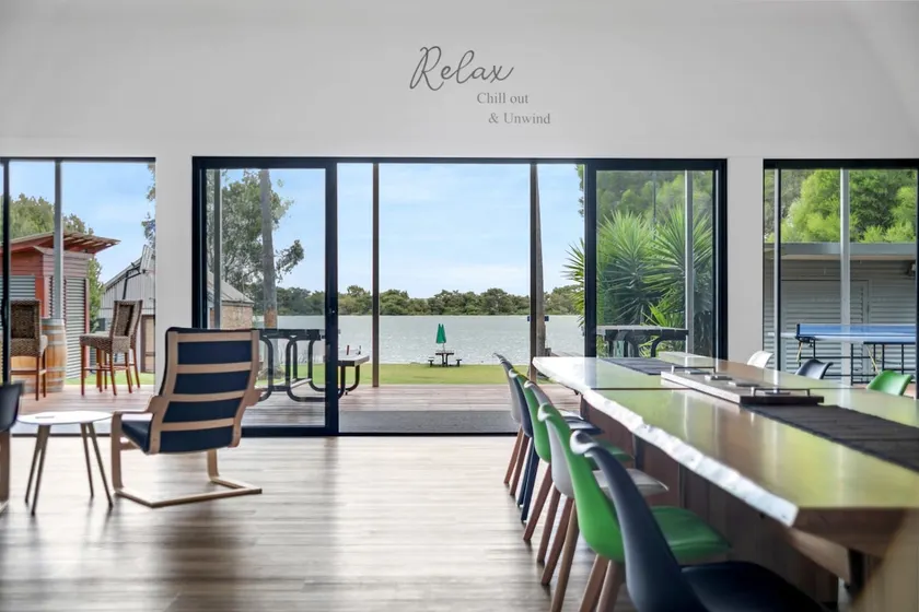 River's End By The Bend - sleeps 16+ - Image 1