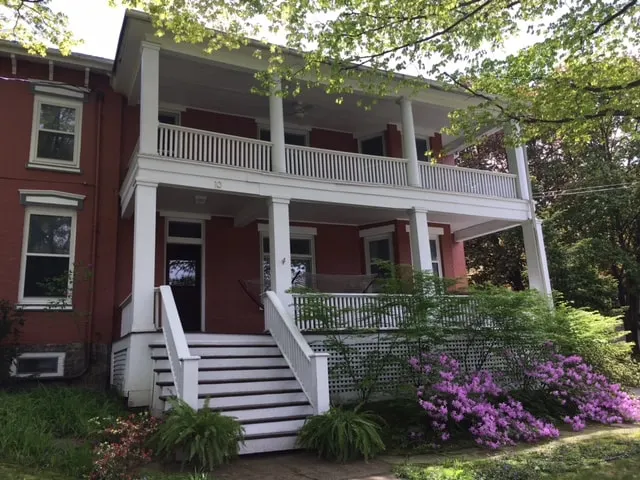 Spacious Apartment in Historic Fredonia - Image 1