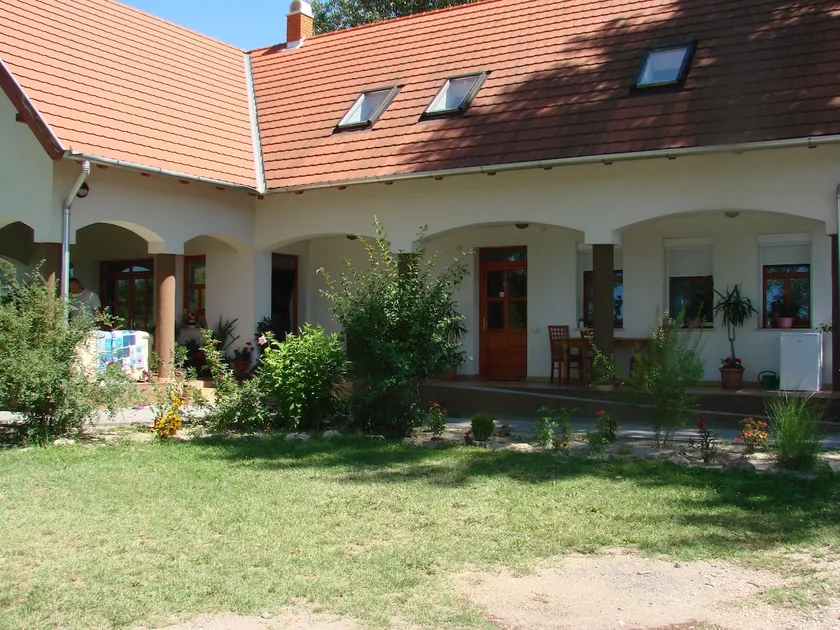 Bodobacs Haz - Image 1