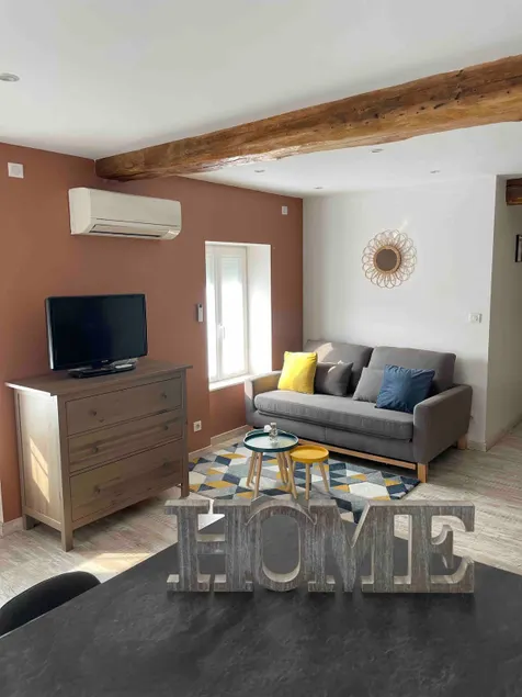 Cozy and air-conditioned apartment - Image 1
