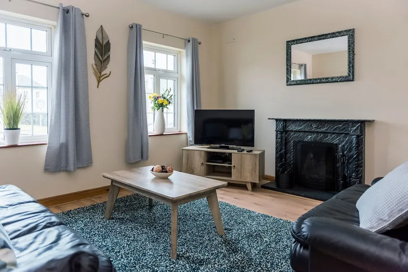 Bunhovil -3 bedroom - Image 1