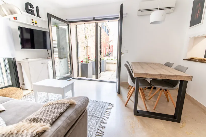 Can Pou, charming accommodation Barri Vell Girona - Image 1