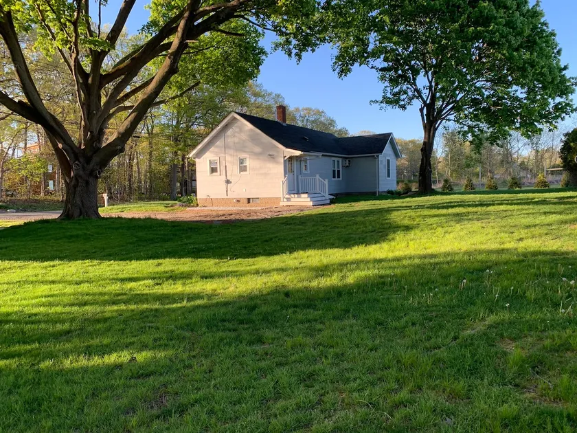 Riverhead Farm House - Image 1