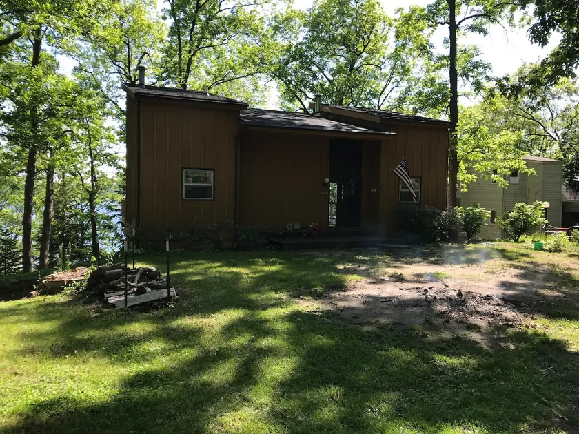 Cottage on Vineyard Lake - Image 1