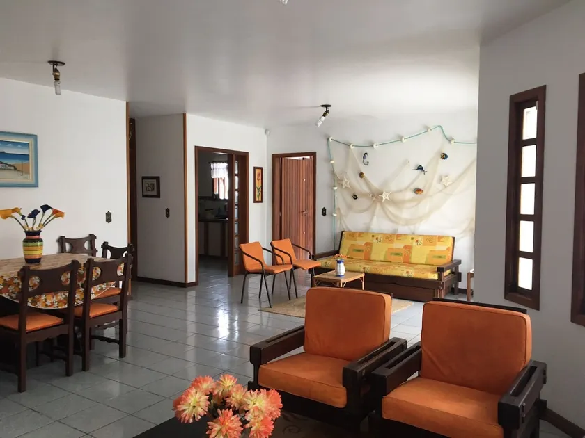 House three blocks from the sea with large rooms and well-equipped. - Image 1