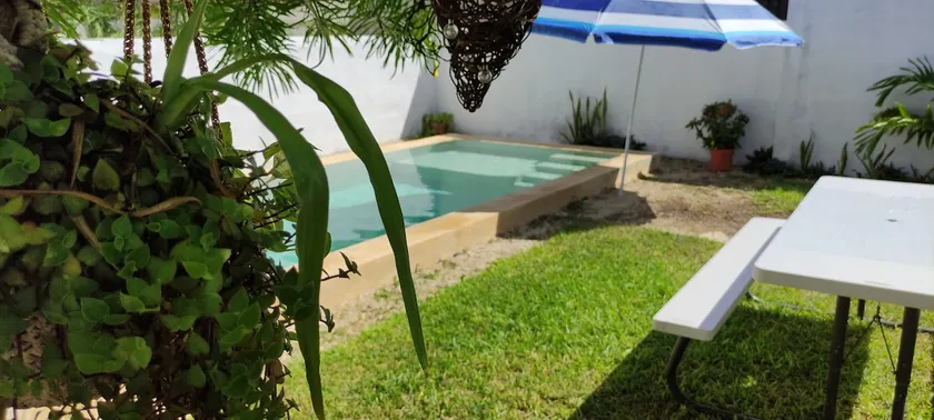 Residence with a pool - Image 1