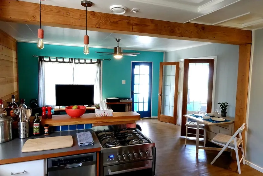 Coastal Ocean View Cottage w/ Hot Tub - Image 1