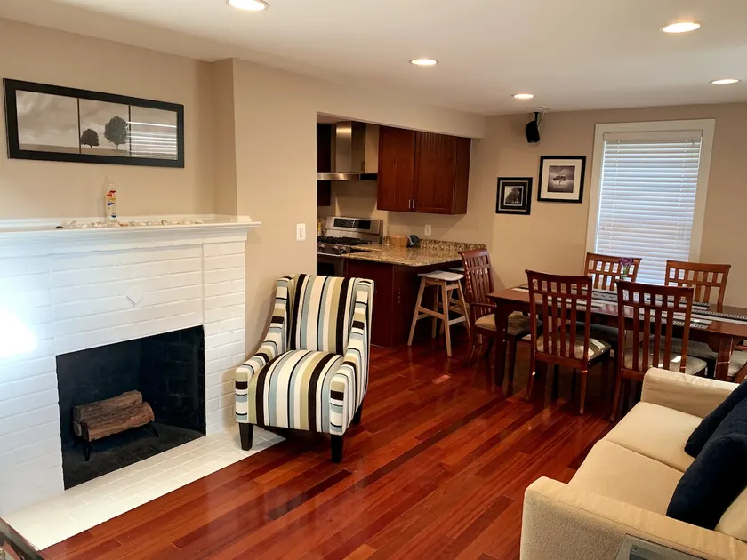 New! Home away from home 1700sq next to Old Town - Image 1