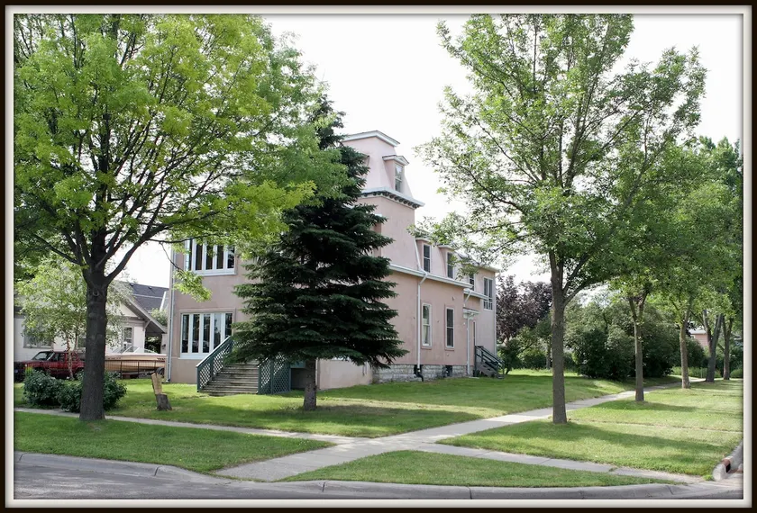 French 2nd Empire Mansion - Wedding HQ and 4 Baths - Image 1