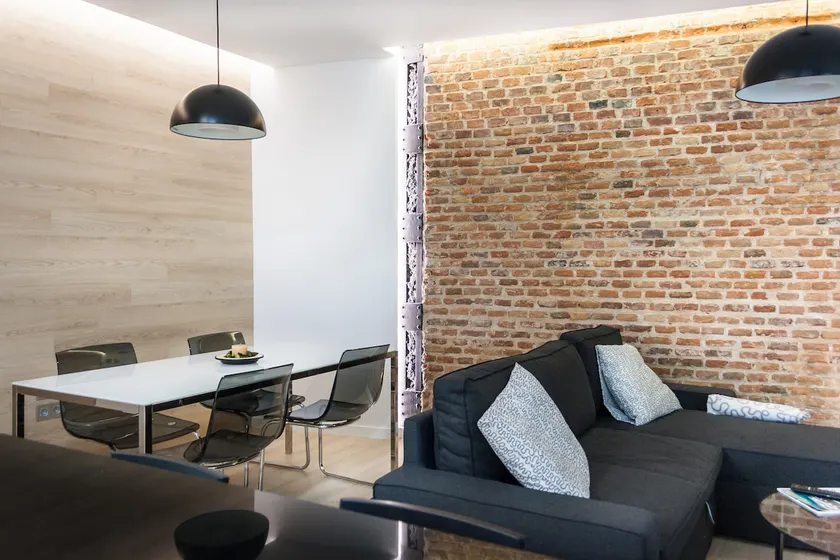 Design 20 meters from Plaza Mayor-2 bathrooms-AC-Wifi - Image 1