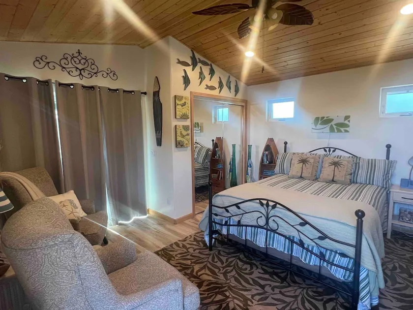 Central Coast Guest House - Private entrance - Image 1
