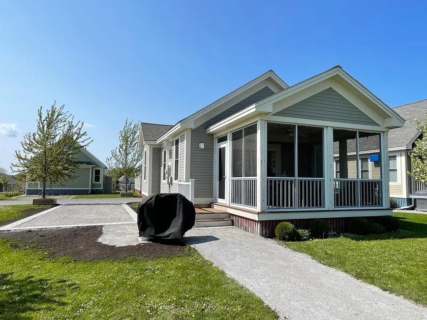 Sandbanks Cottage Resort Villa in Prince Edward County 23B - Image 1