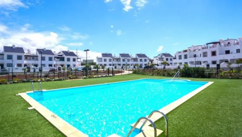 Kitesurf HQ - 3 Bed Luxury Townhouse with Ocean Views - Image 1