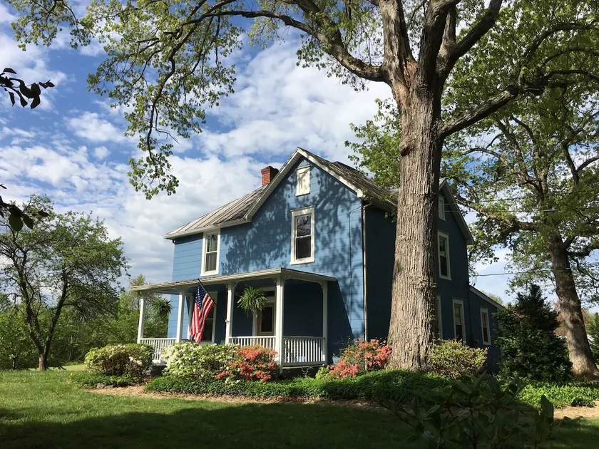 Charming Restored Farmhouse Minutes from Culpeper - Image 1