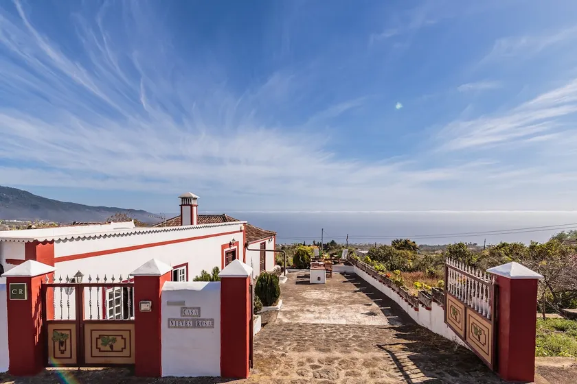Nieves Rosa - Image 1