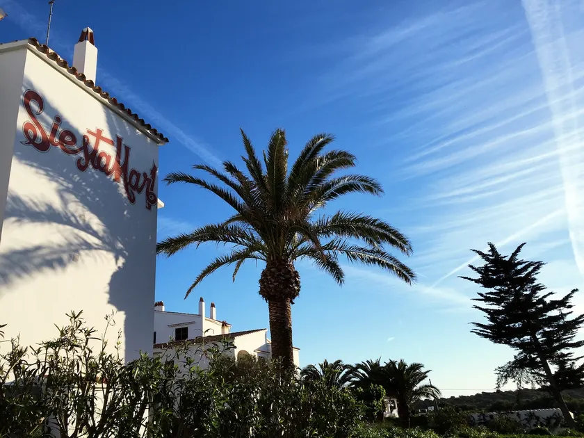 Casa Luna - Das Hotel liegt nur 5 Gehminuten von den herrlichen Cala En Porter Bay. - Image 1