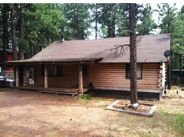 Rustic Cozy Log Cabin in Kachina Village sleeps 4 - Image 1