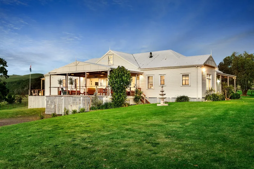 Woolamai Park -Huge 7 bedroom House - Sleeps 16 - Image 1