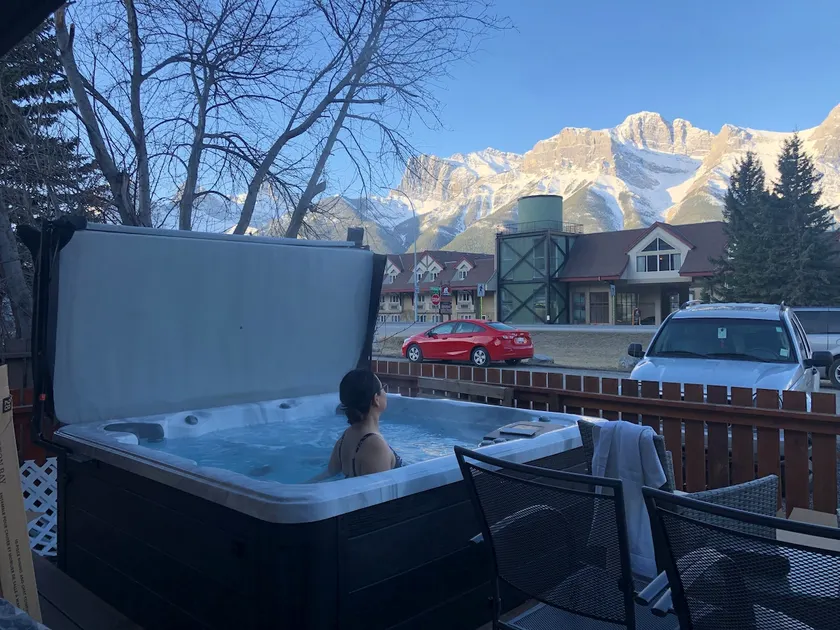 Mountain View Escape with Private Hot Tub & Patio - Image 1