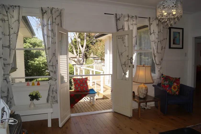 The White House Bundanoon CBD - Image 1