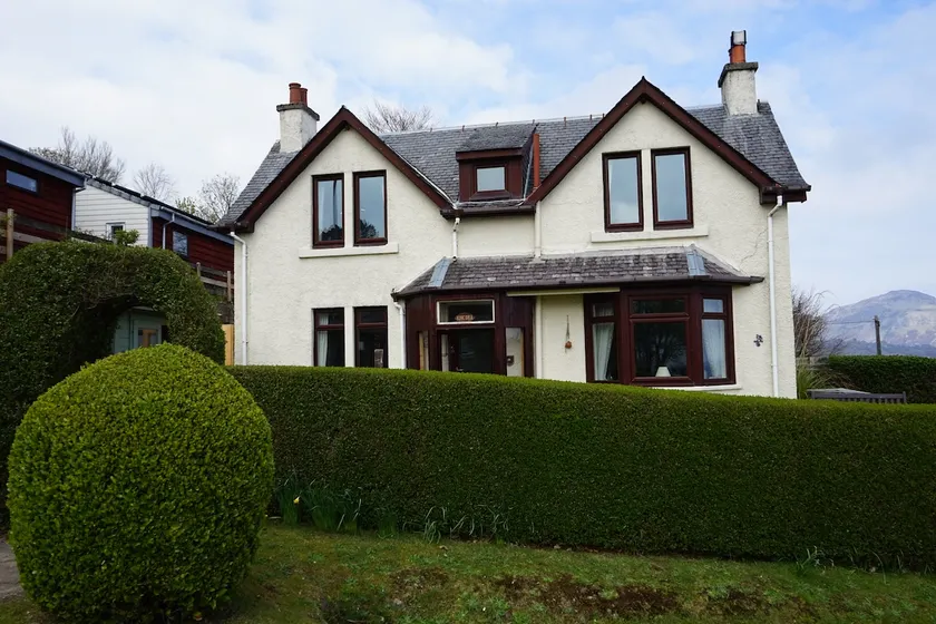 Kincora, 2 bed holiday house, 50m from the beach - Image 1