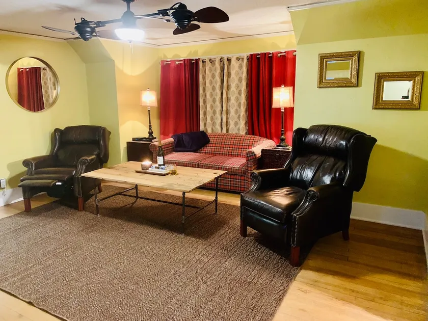 Stay in Heart of Central City (3 Min Walk- Winery) - Image 1