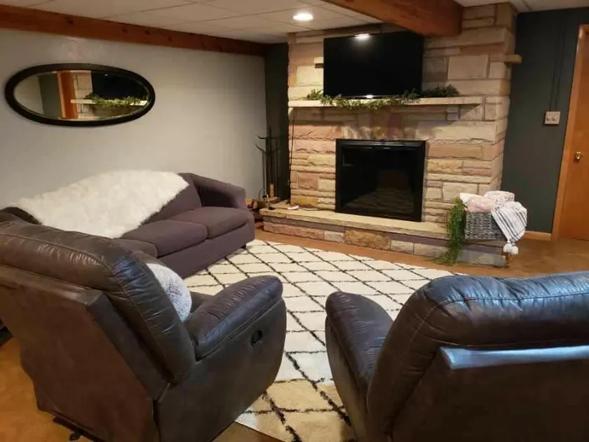 COZY SUITE, Visit World's Largest Cuckoo Clock - Image 1