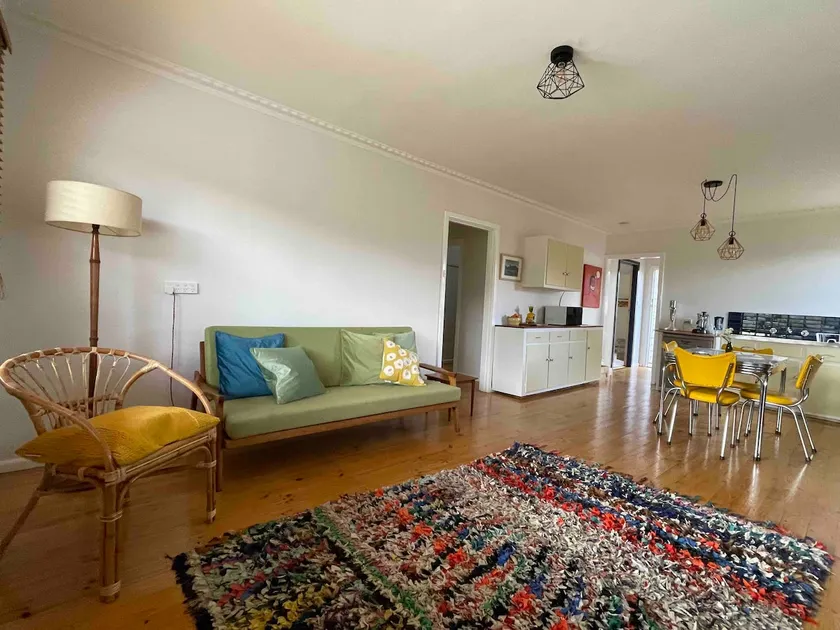 Cute House, Big Garden in the Heart of Daylesford - Image 1