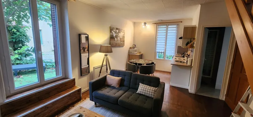 Renovated duplex in the city center - Image 1