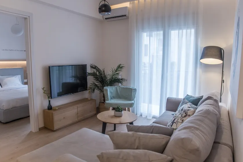 Modern & Spacious 3BR apartment - Image 1