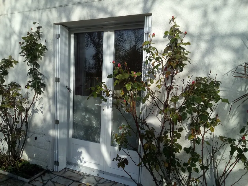 ”La Roseraie” 1-bedroom apartment - Image 1