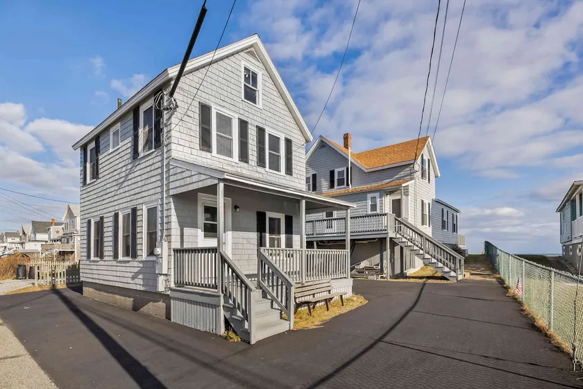 30 Seconds To Beach*Ocean Views: 8-22 to 8-26 Open - Image 1