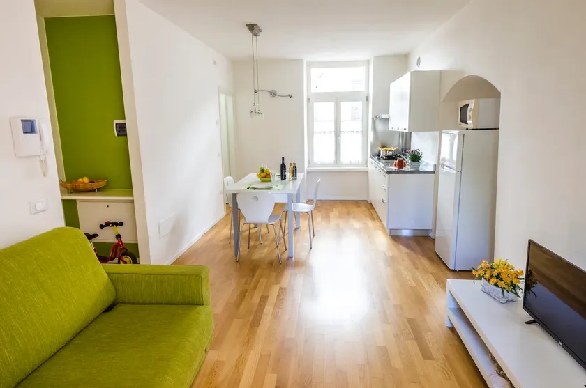 APT WITH TERRACE IN THE HEART OF THE HISTORIC CENTER-ARCO - Image 1