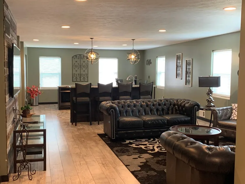Bell Tower — Executive Apartment - Image 1