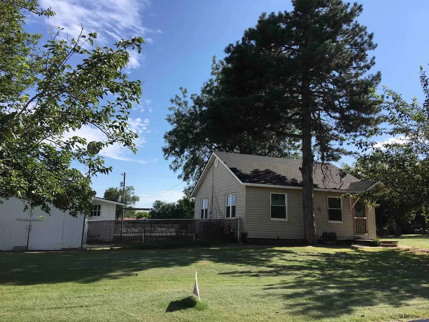 Western Retreat - Image 1