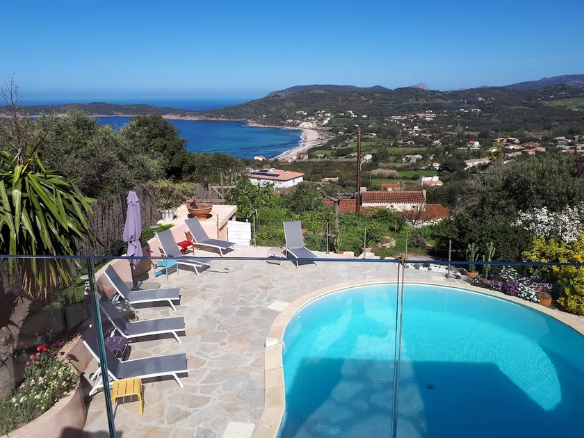 house with sea views and pool - Image 1