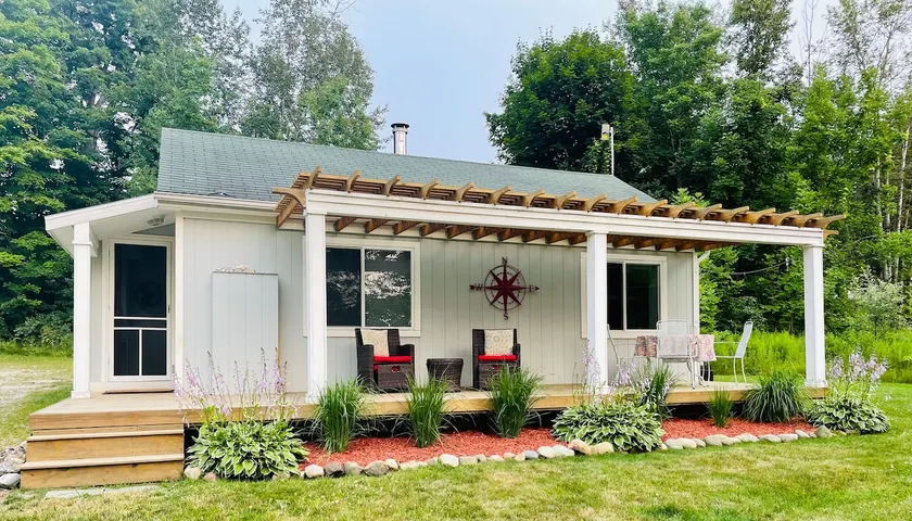 Cozy Suttons Bay Getaway - Image 1