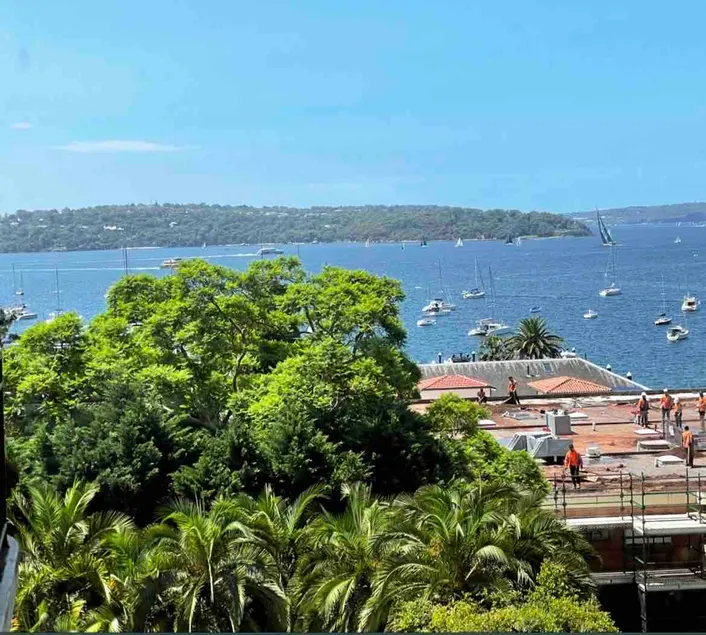 Stylish Harbourside Apartment in Elizabeth Bay - Image 1