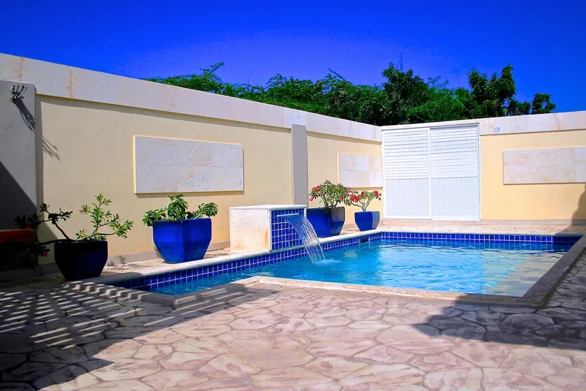 Lovely CLEAN house only 4 minutes from EAGLE BEACH - Image 1