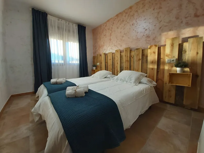 A warm and cozy house, ideal to enjoy. - Image 1