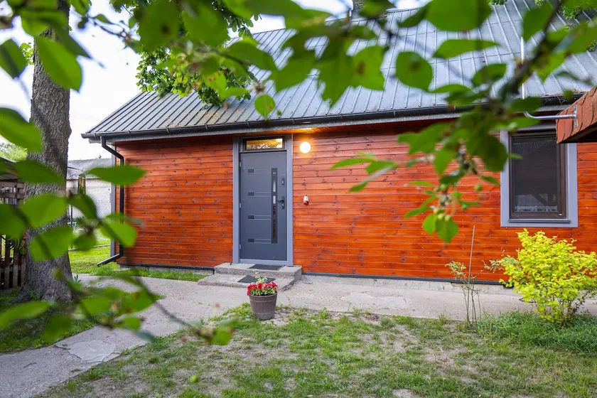 cottage by the river - Image 1