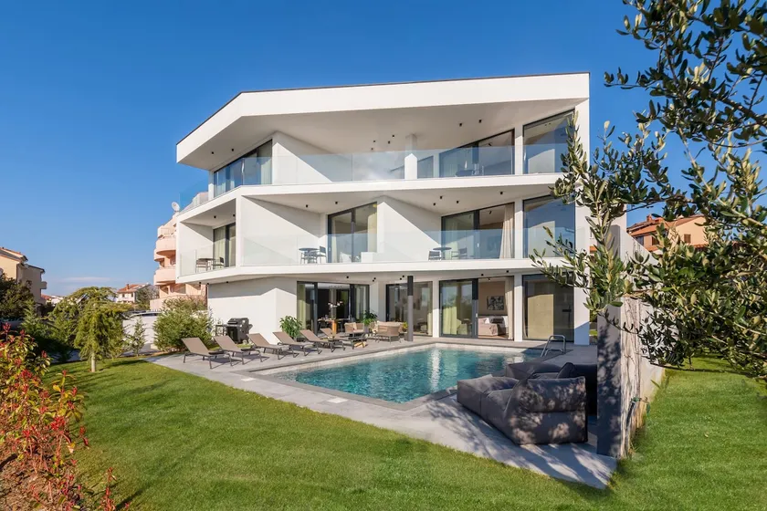 Luxury Villa Aruna - Image 1