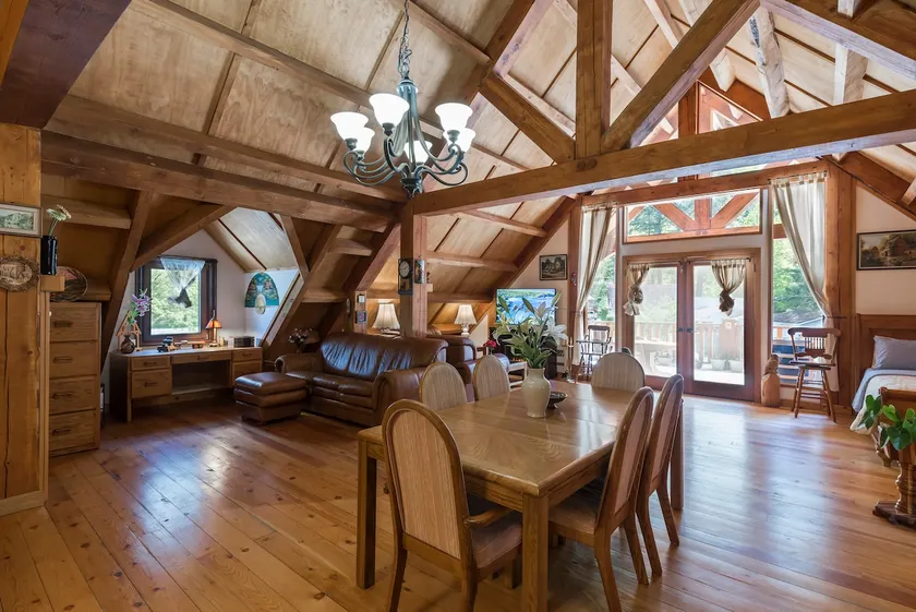 Owl Street Lodge - Image 1