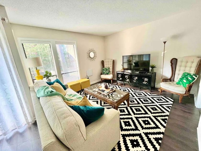 The Green Tee Suite - Image 1